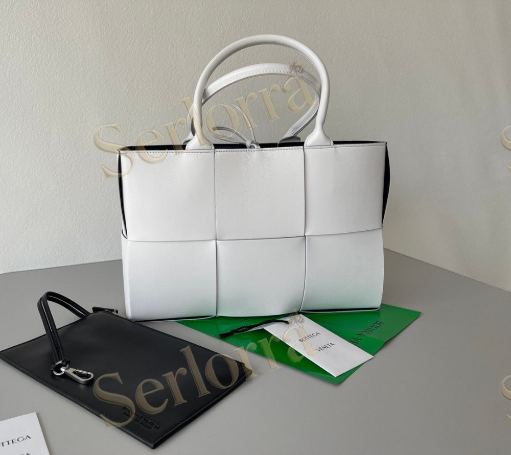 BOTTEGA VENETA ARCO TOTE