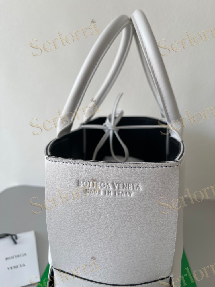 BOTTEGA VENETA ARCO TOTE