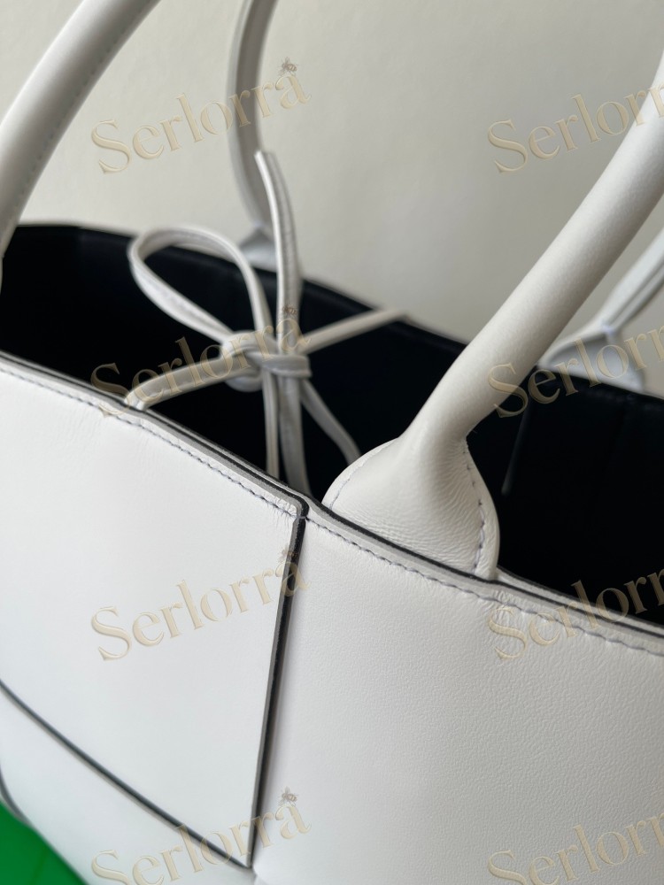 BOTTEGA VENETA ARCO TOTE