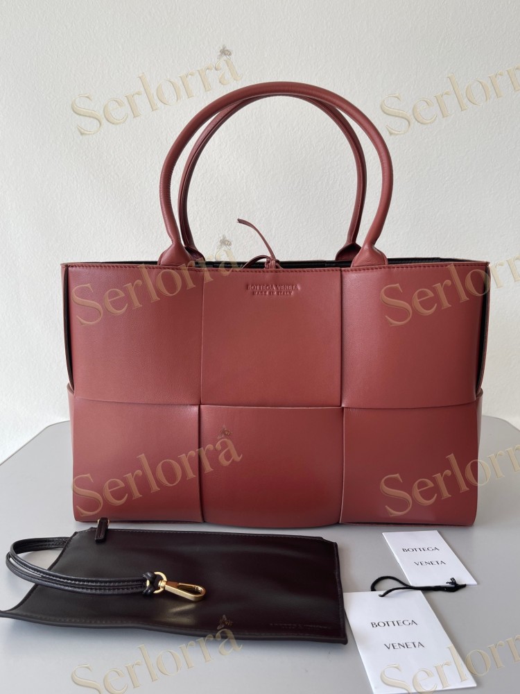 BOTTEGA VENETA ARCO TOTE