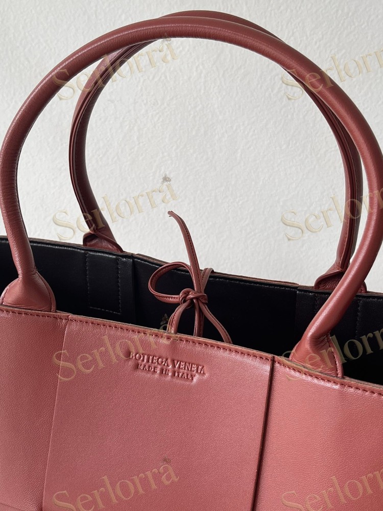 BOTTEGA VENETA ARCO TOTE