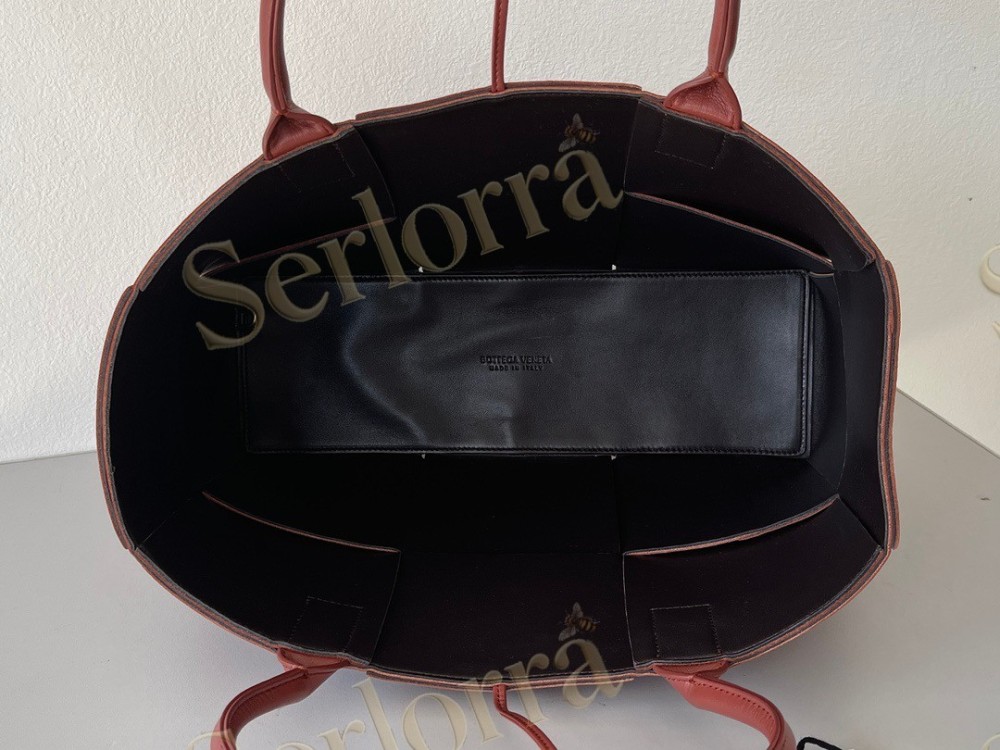 BOTTEGA VENETA ARCO TOTE