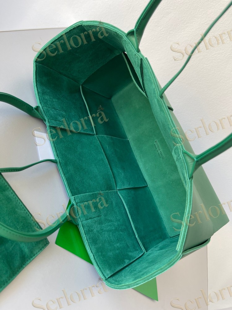 BOTTEGA VENETA ARCO TOTE