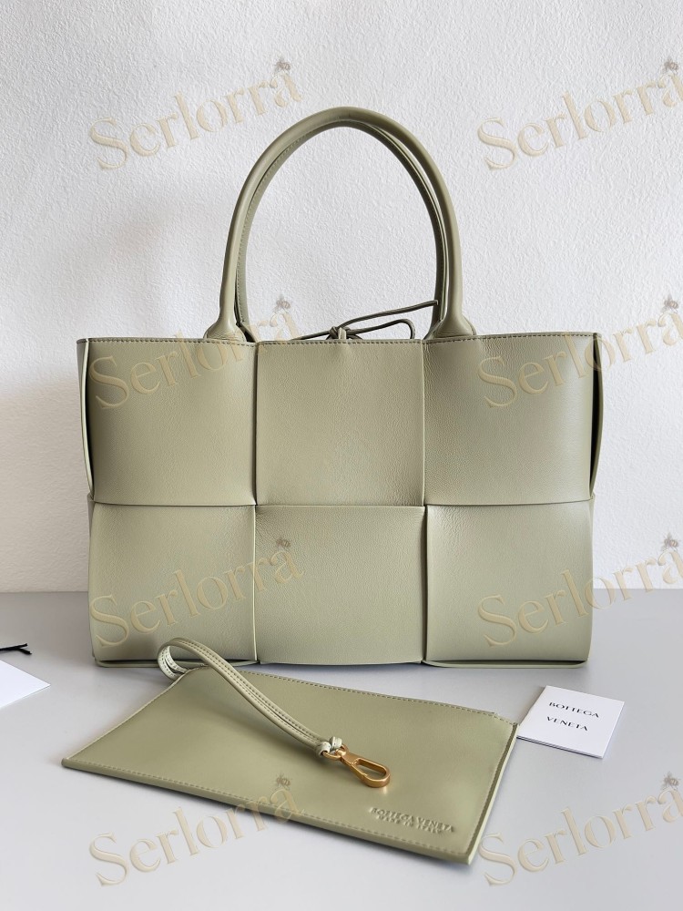 BOTTEGA VENETA ARCO TOTE
