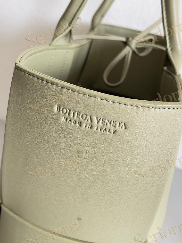 BOTTEGA VENETA ARCO TOTE