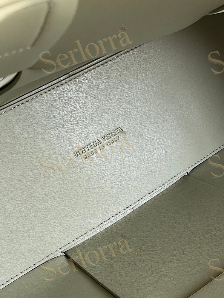 BOTTEGA VENETA ARCO TOTE