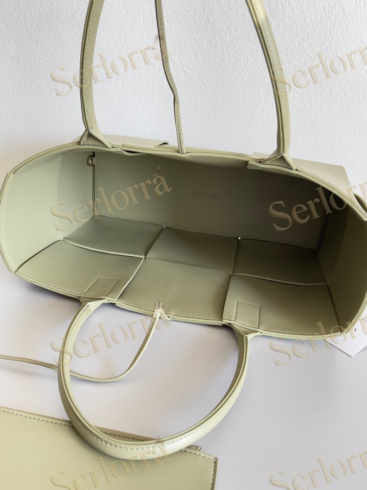 BOTTEGA VENETA ARCO TOTE