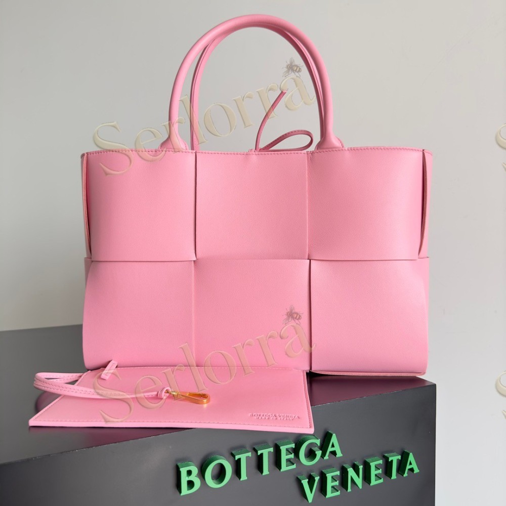 BOTTEGA VENETA ARCO TOTE