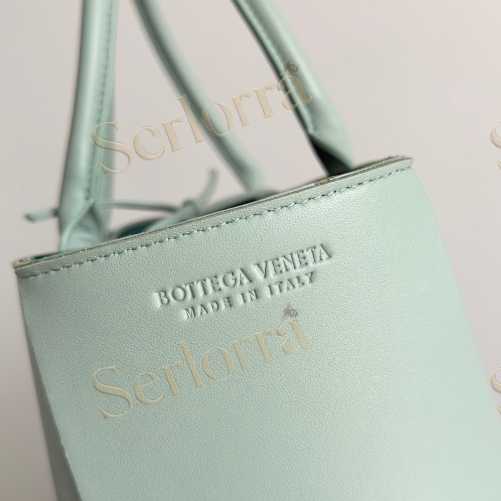 BOTTEGA VENETA ARCO TOTE
