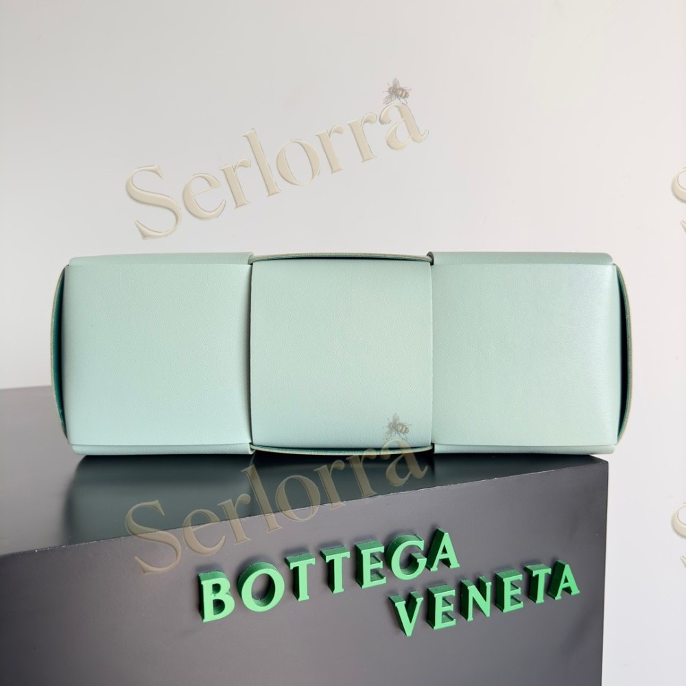 BOTTEGA VENETA ARCO TOTE
