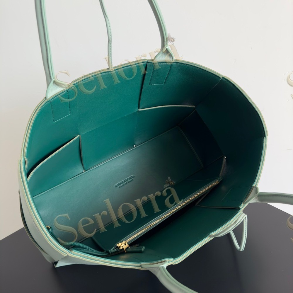 BOTTEGA VENETA ARCO TOTE