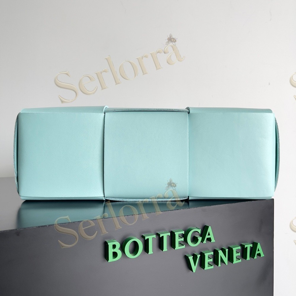 BOTTEGA VENETA ARCO TOTE