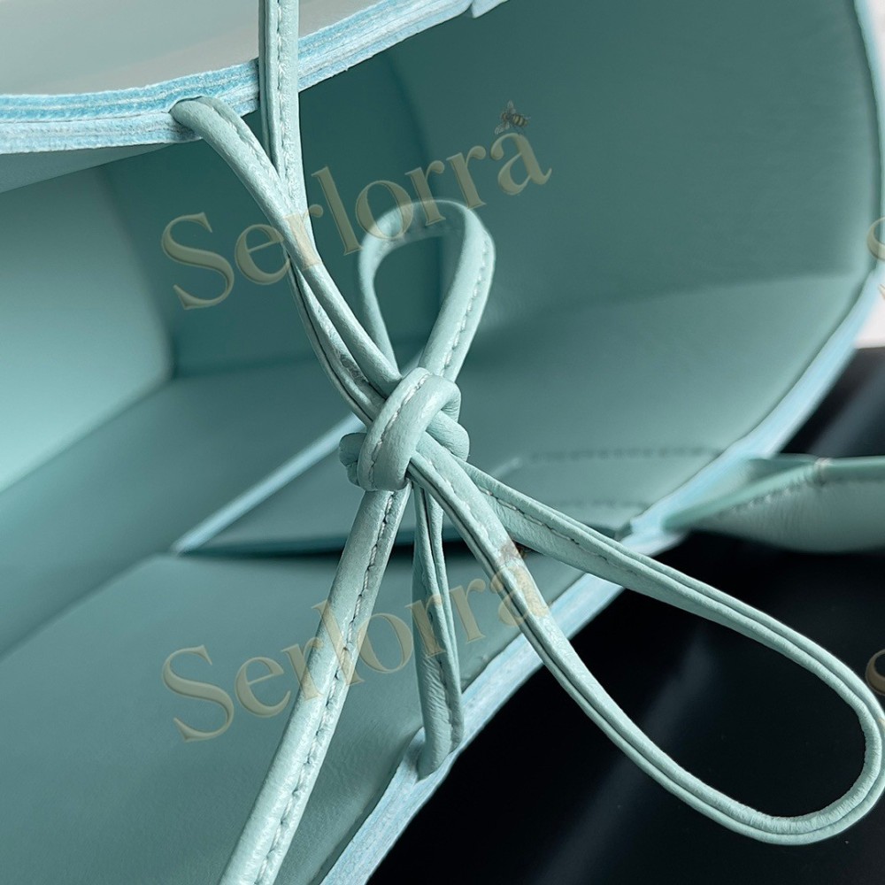 BOTTEGA VENETA ARCO TOTE