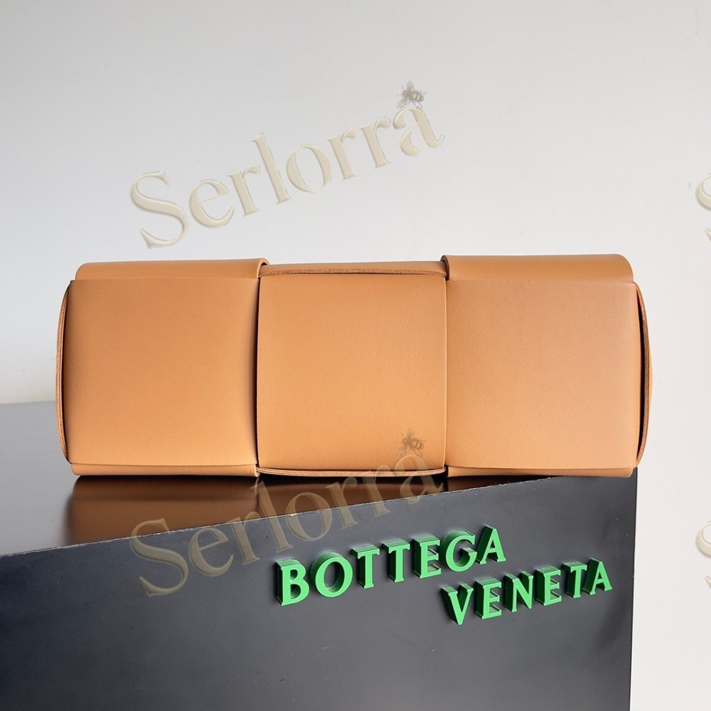 BOTTEGA VENETA ARCO TOTE