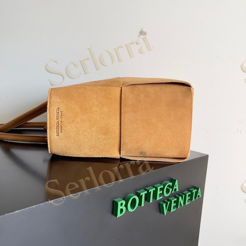 BOTTEGA VENETA ARCO TOTE