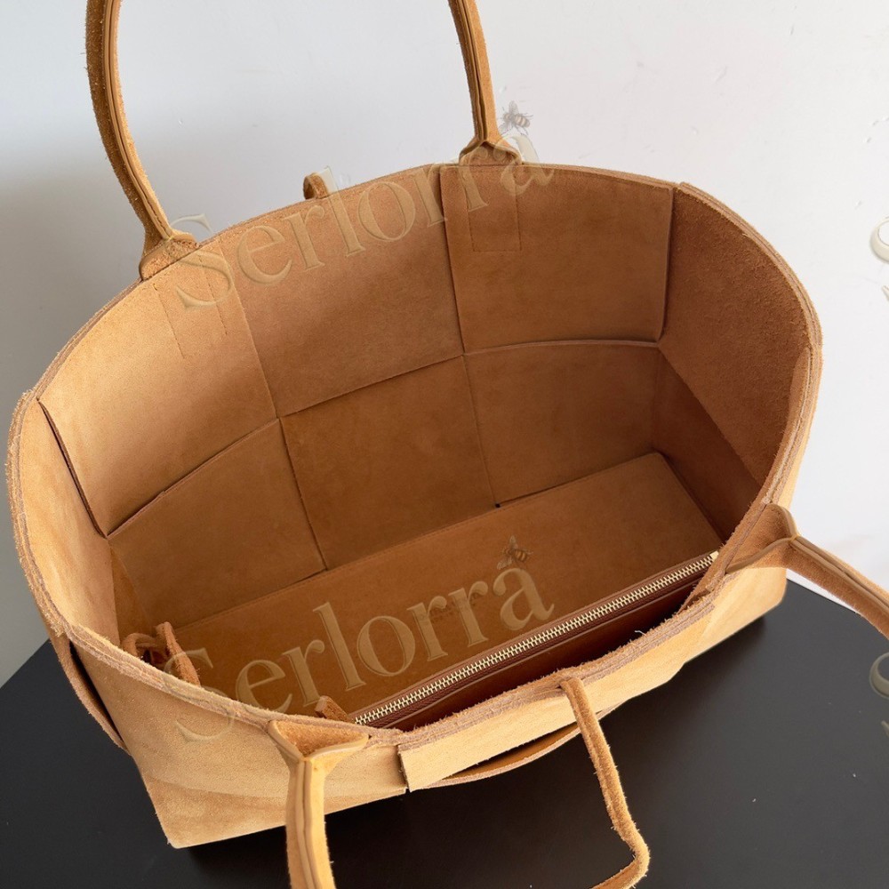 BOTTEGA VENETA ARCO TOTE