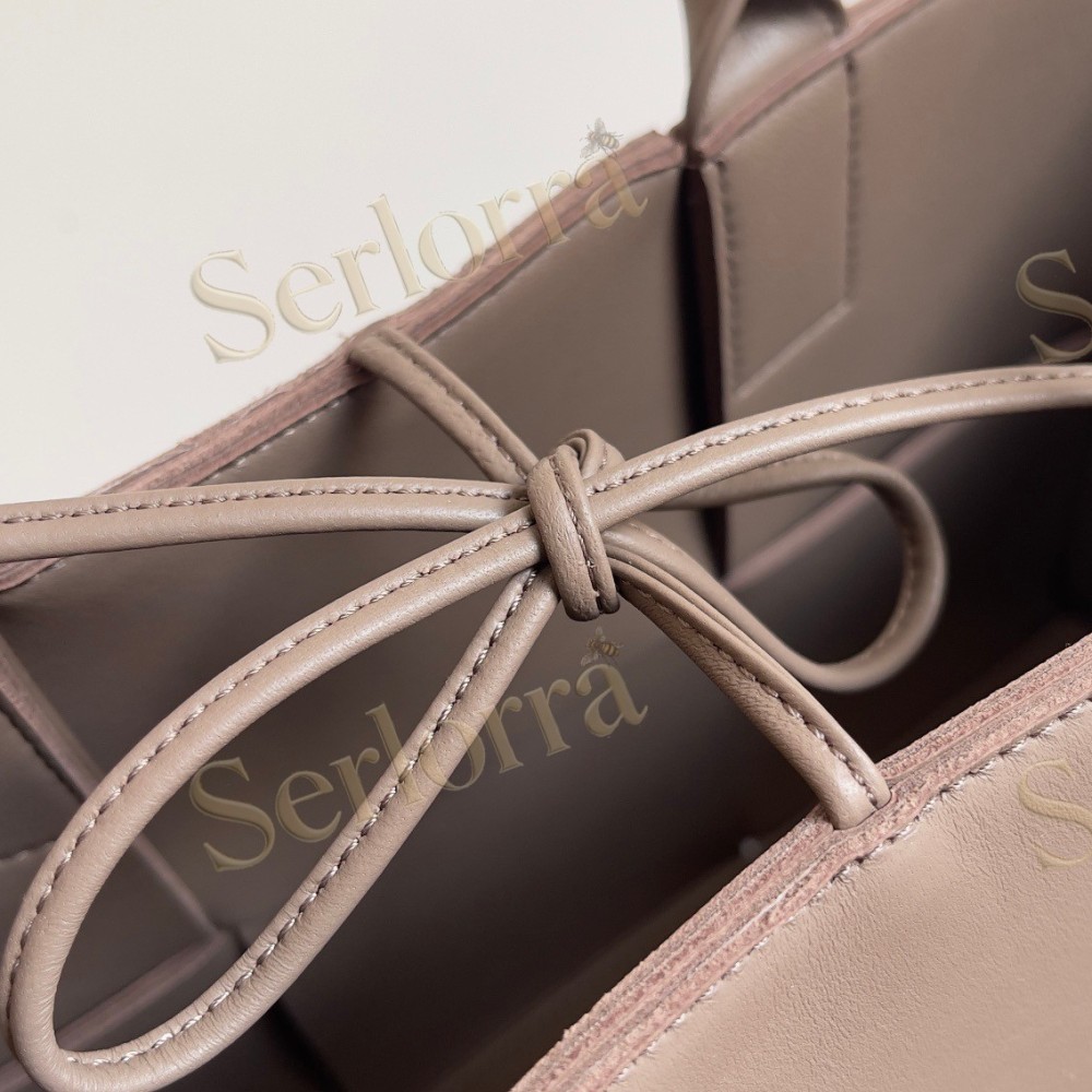 BOTTEGA VENETA ARCO TOTE
