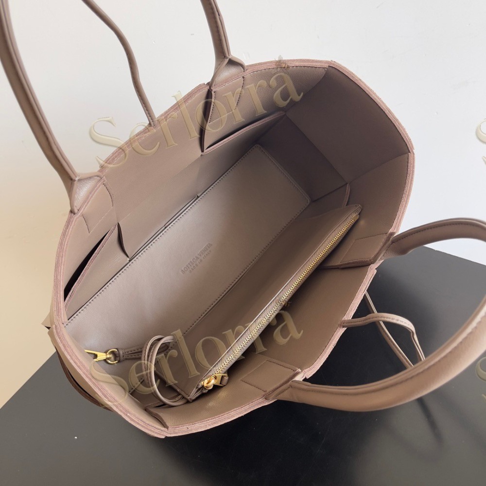 BOTTEGA VENETA ARCO TOTE