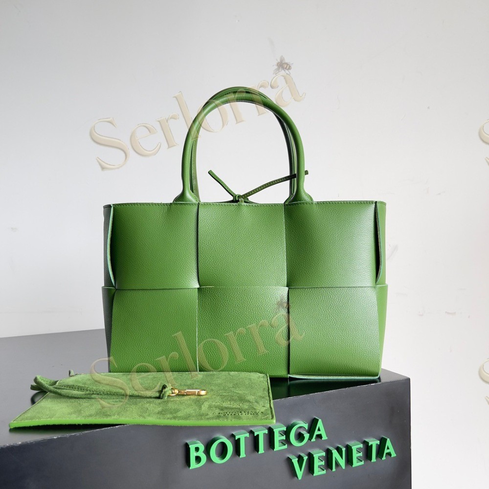 BOTTEGA VENETA ARCO TOTE