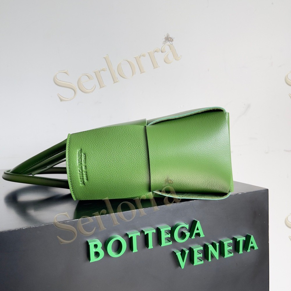BOTTEGA VENETA ARCO TOTE