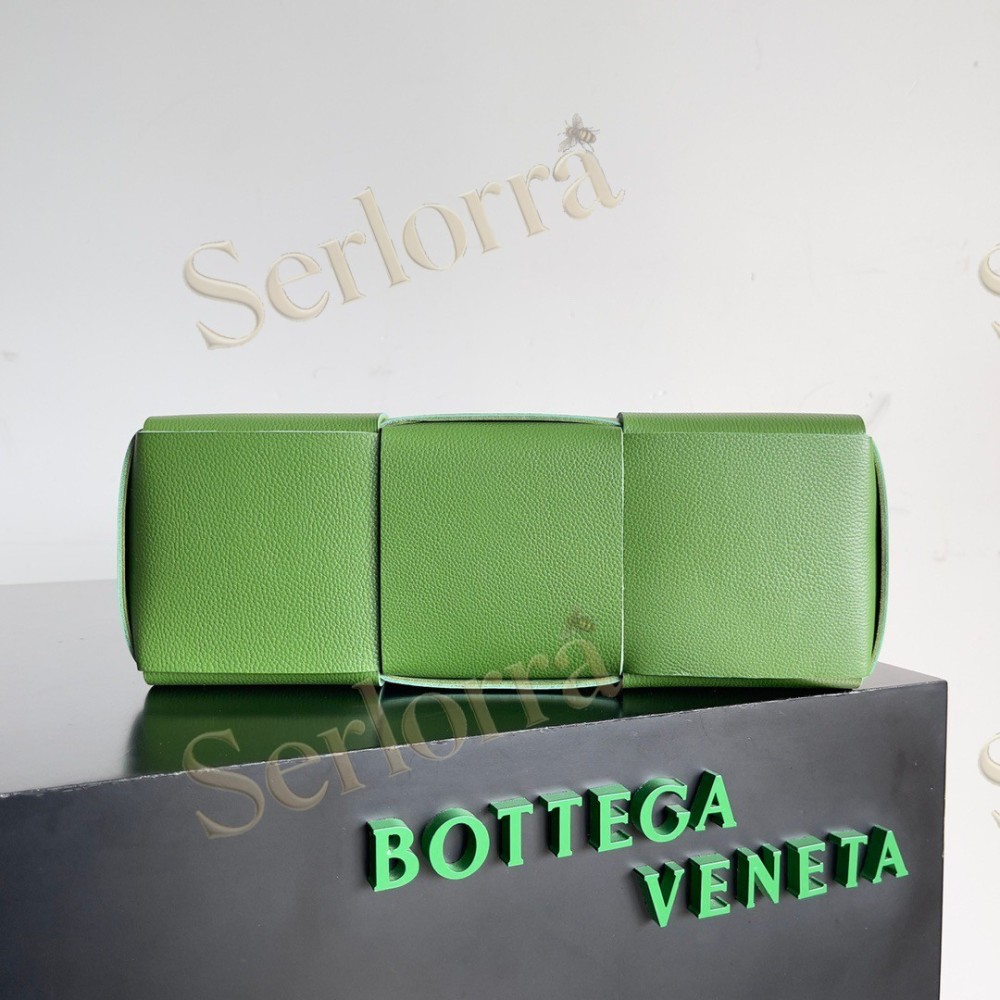 BOTTEGA VENETA ARCO TOTE