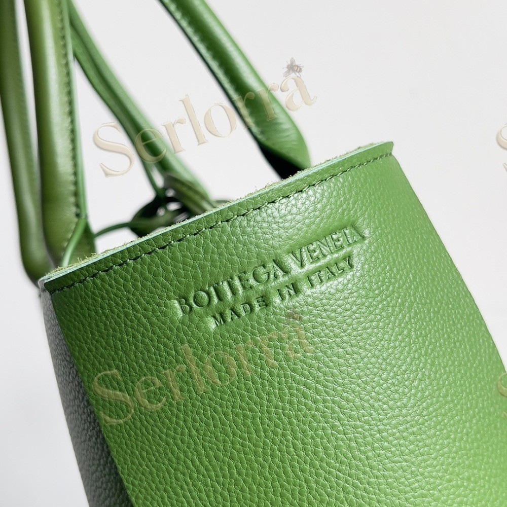 BOTTEGA VENETA ARCO TOTE