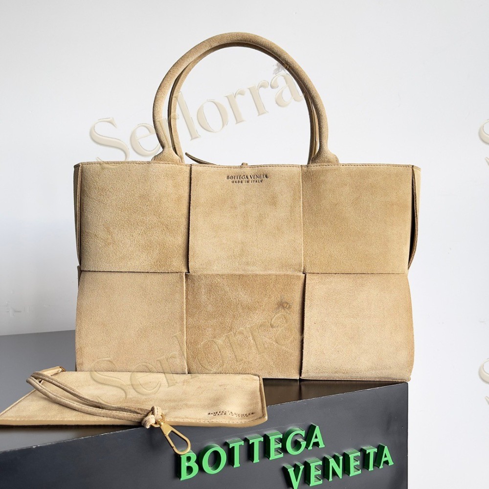 BOTTEGA VENETA ARCO TOTE