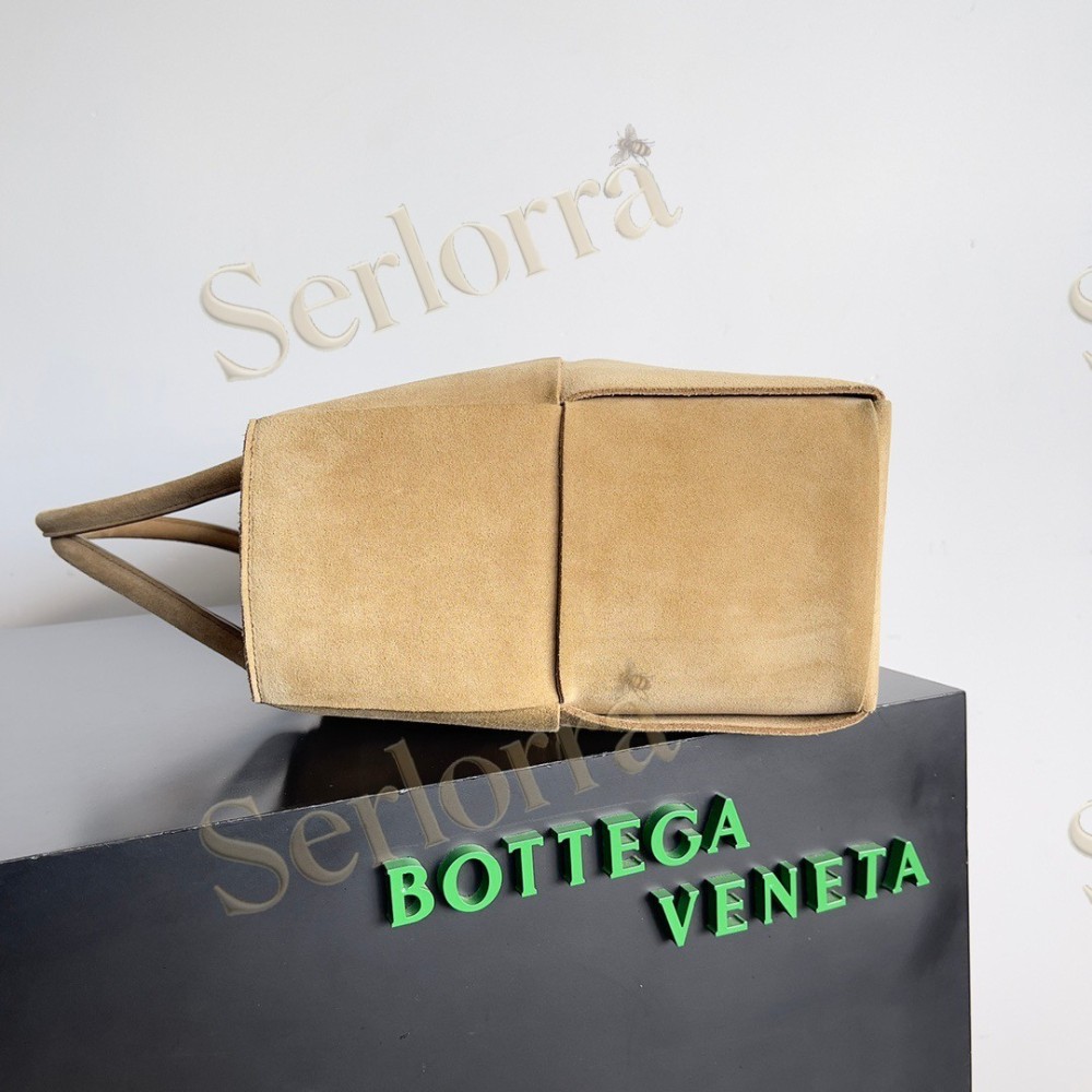 BOTTEGA VENETA ARCO TOTE