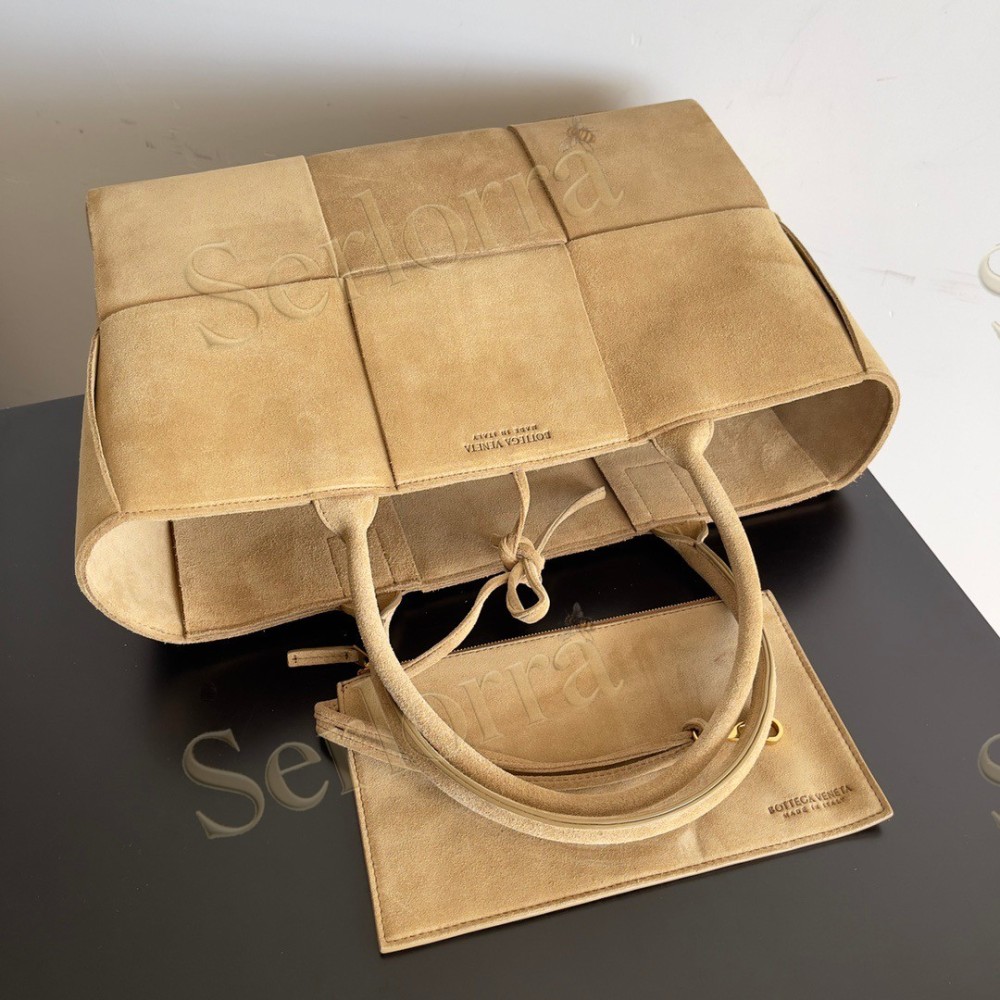 BOTTEGA VENETA ARCO TOTE
