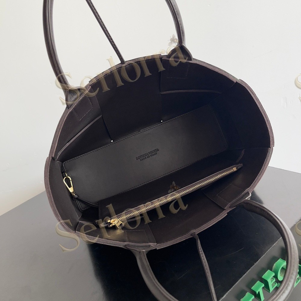 BOTTEGA VENETA ARCO TOTE