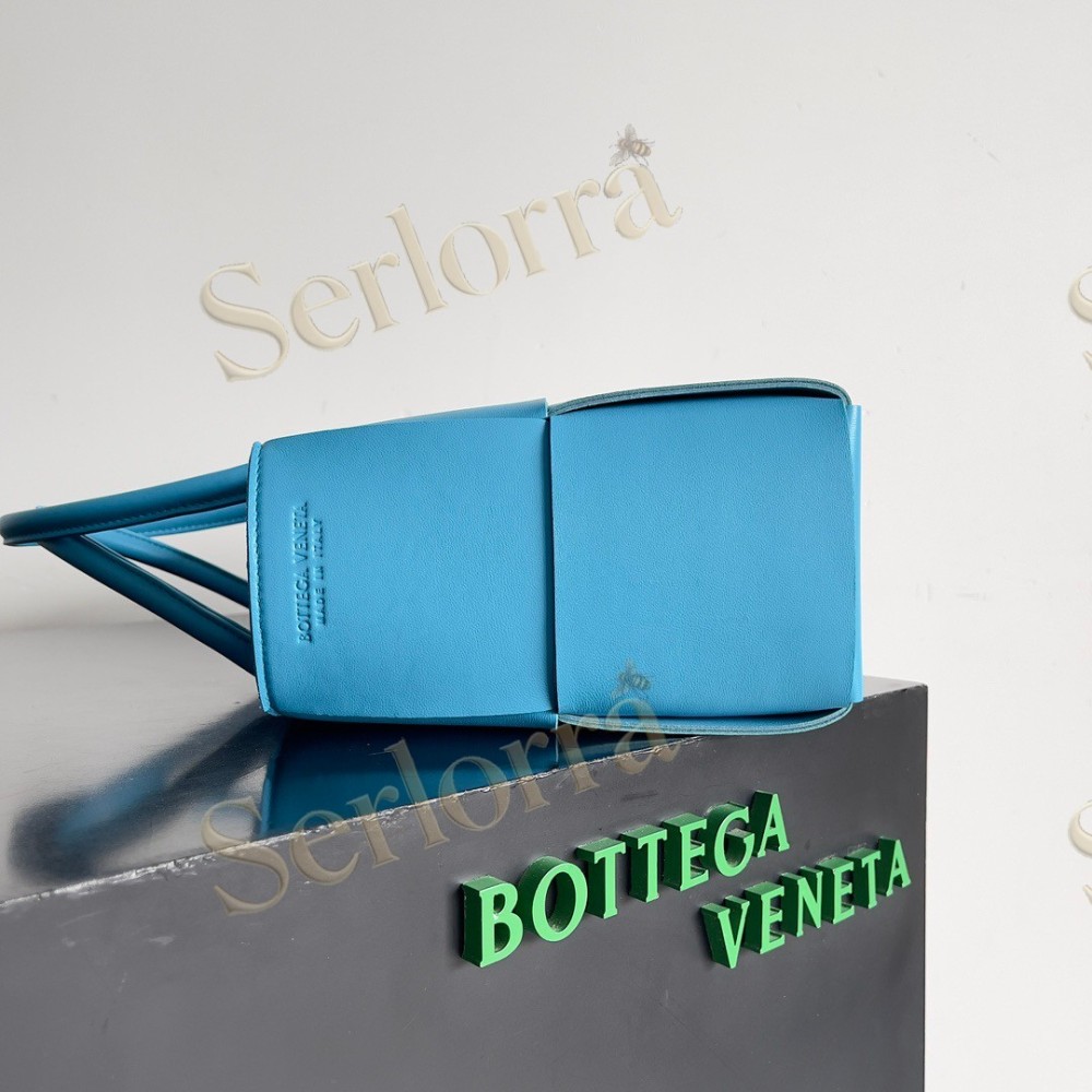 BOTTEGA VENETA ARCO TOTE