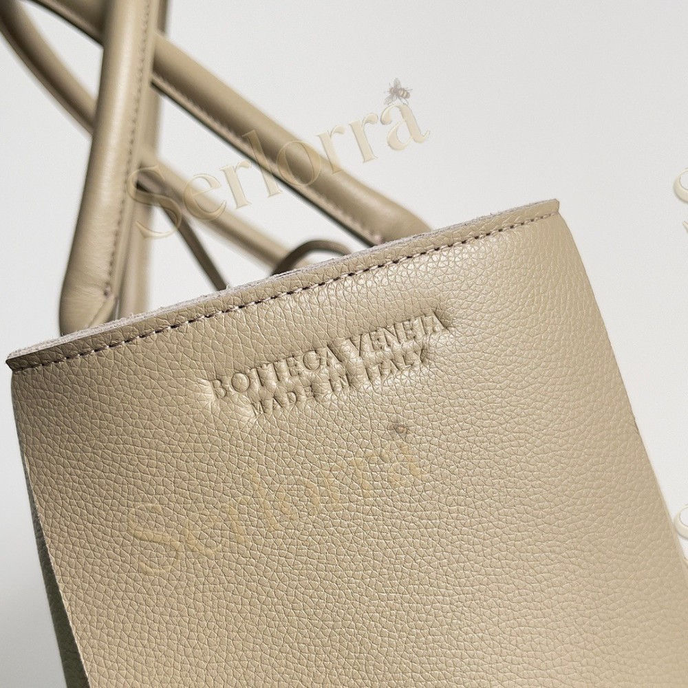BOTTEGA VENETA ARCO TOTE