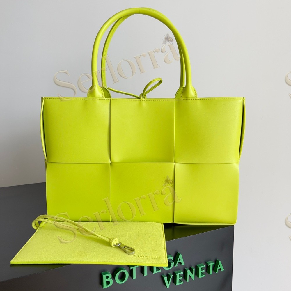 BOTTEGA VENETA ARCO TOTE