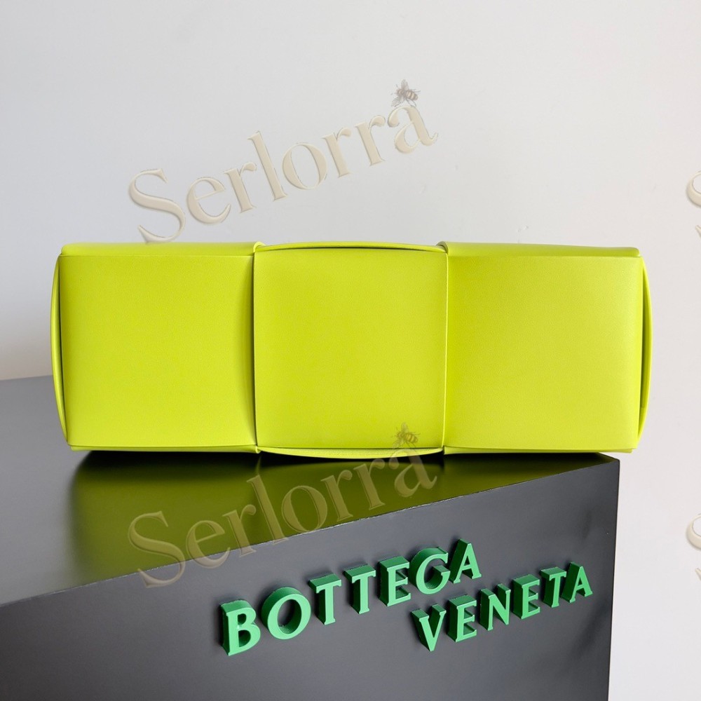 BOTTEGA VENETA ARCO TOTE