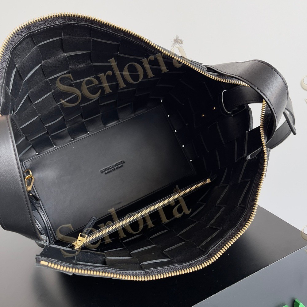 BOTTEGA VENETA CASSETTE