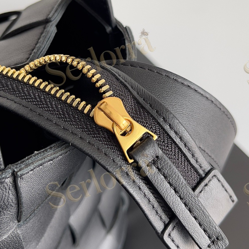 BOTTEGA VENETA CASSETTE