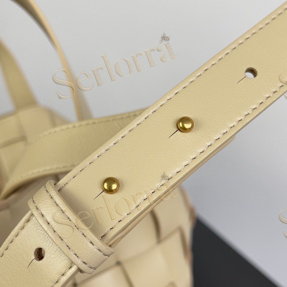 BOTTEGA VENETA CASSETTE