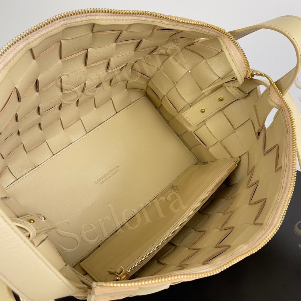 BOTTEGA VENETA CASSETTE