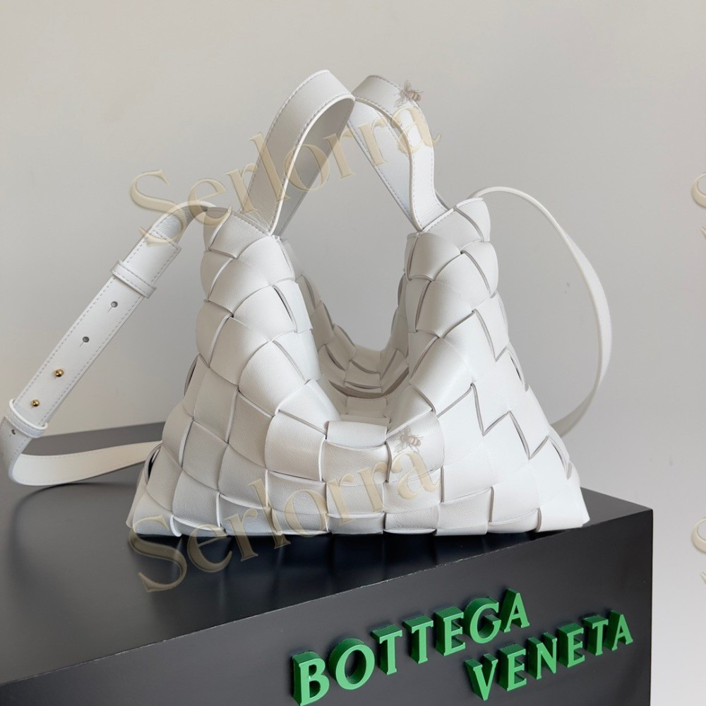 BOTTEGA VENETA CASSETTE
