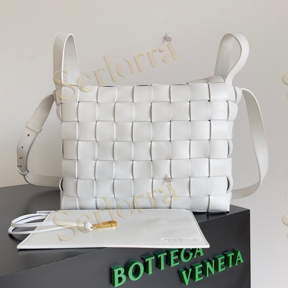 BOTTEGA VENETA CASSETTE