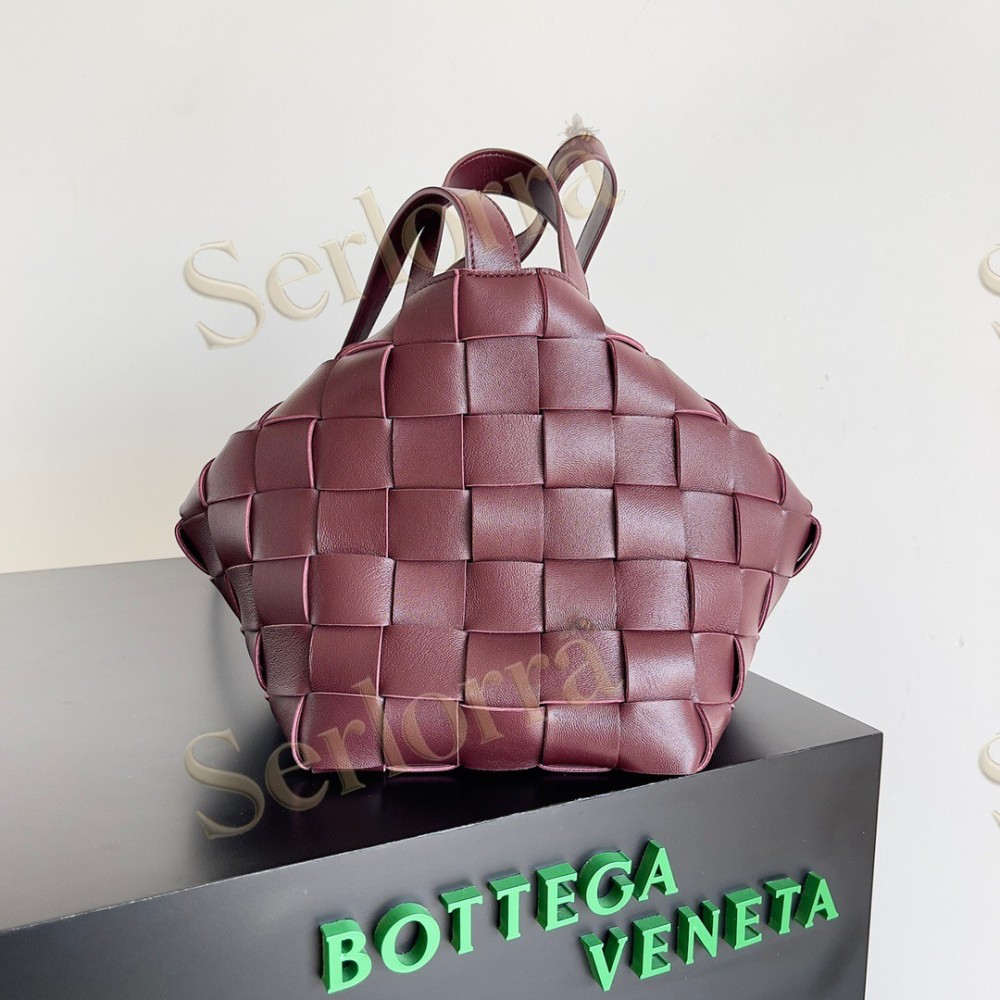 BOTTEGA VENETA CASSETTE