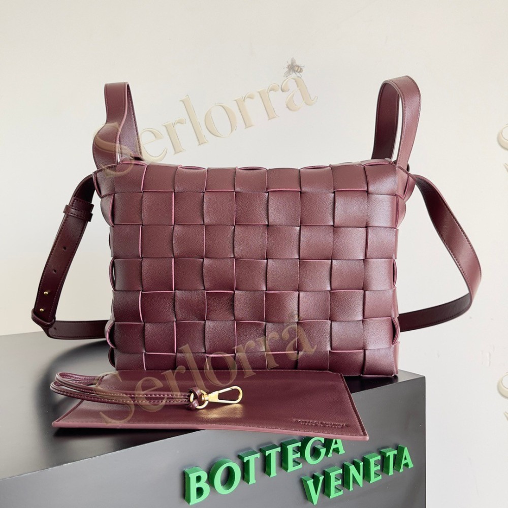 BOTTEGA VENETA CASSETTE