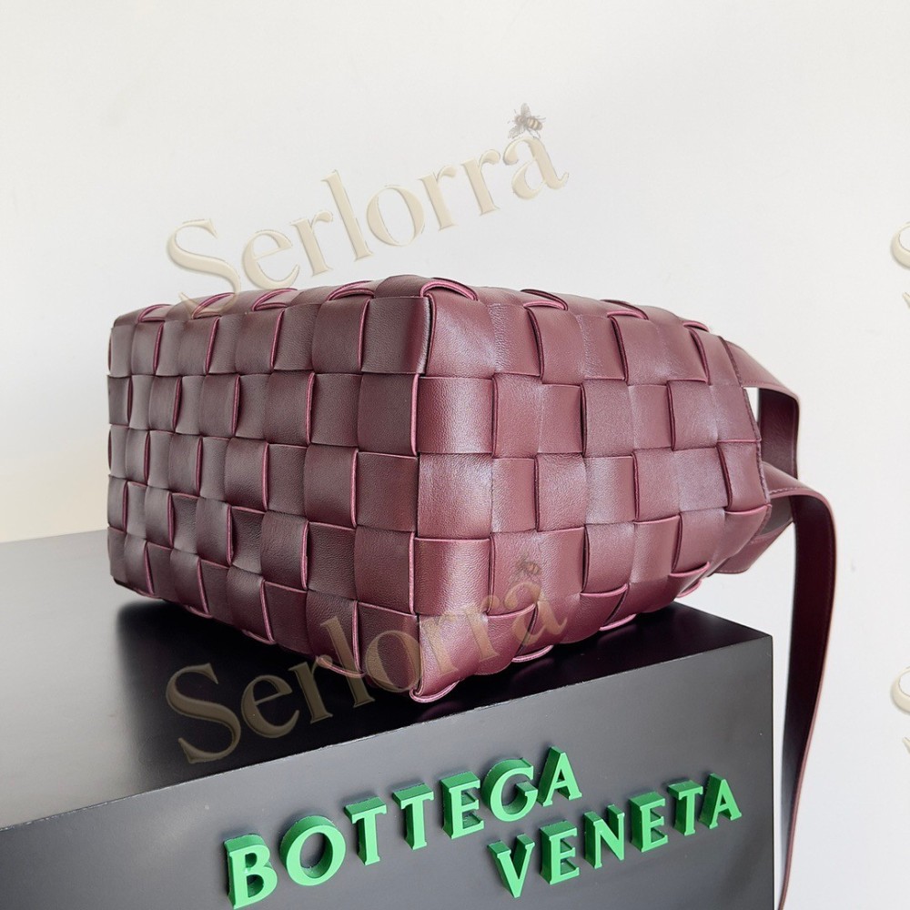 BOTTEGA VENETA CASSETTE