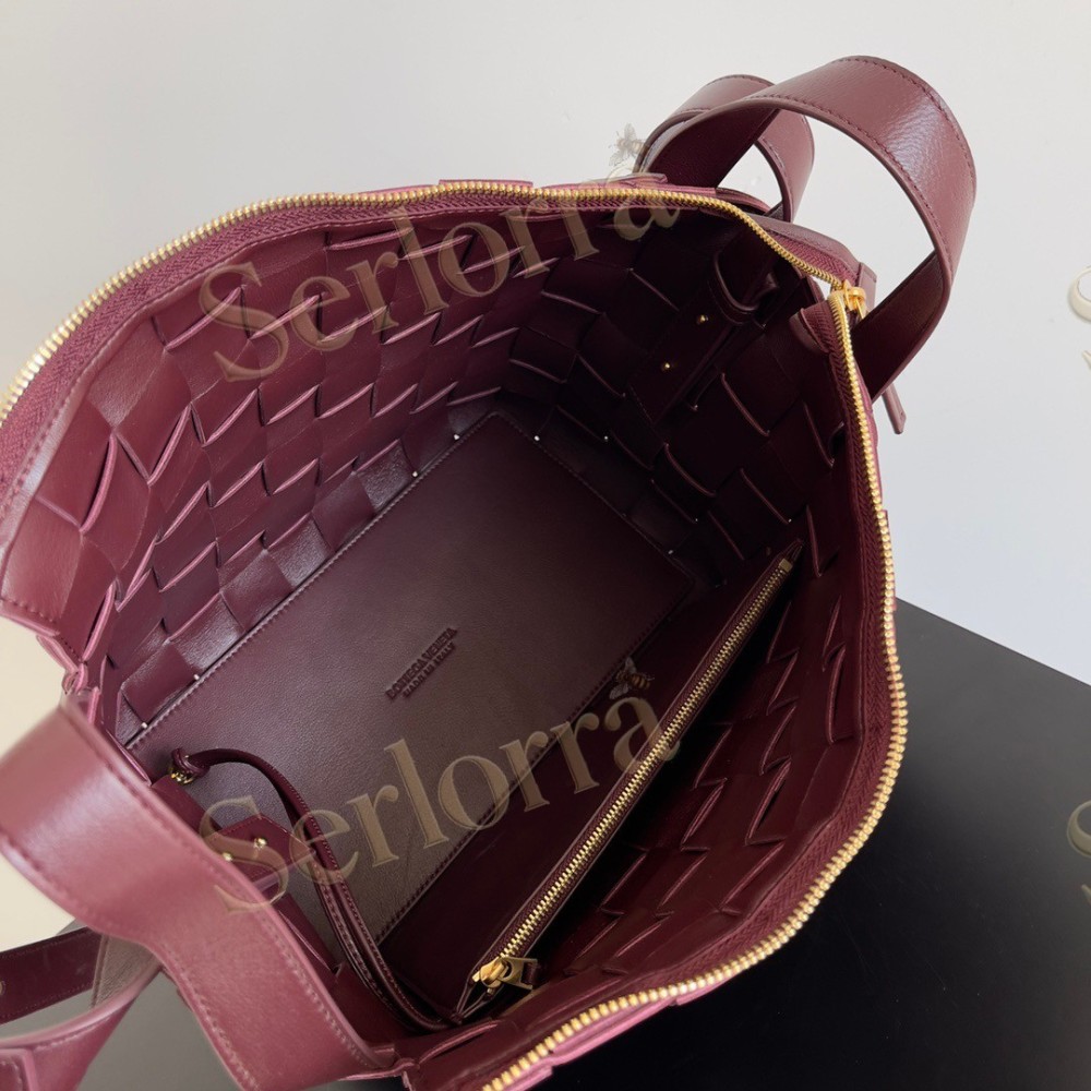BOTTEGA VENETA CASSETTE