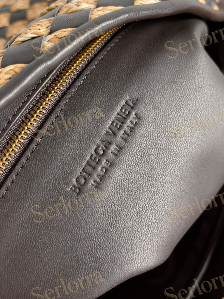 BOTTEGA VENETA RAFFIA AND COWHIDE HOP