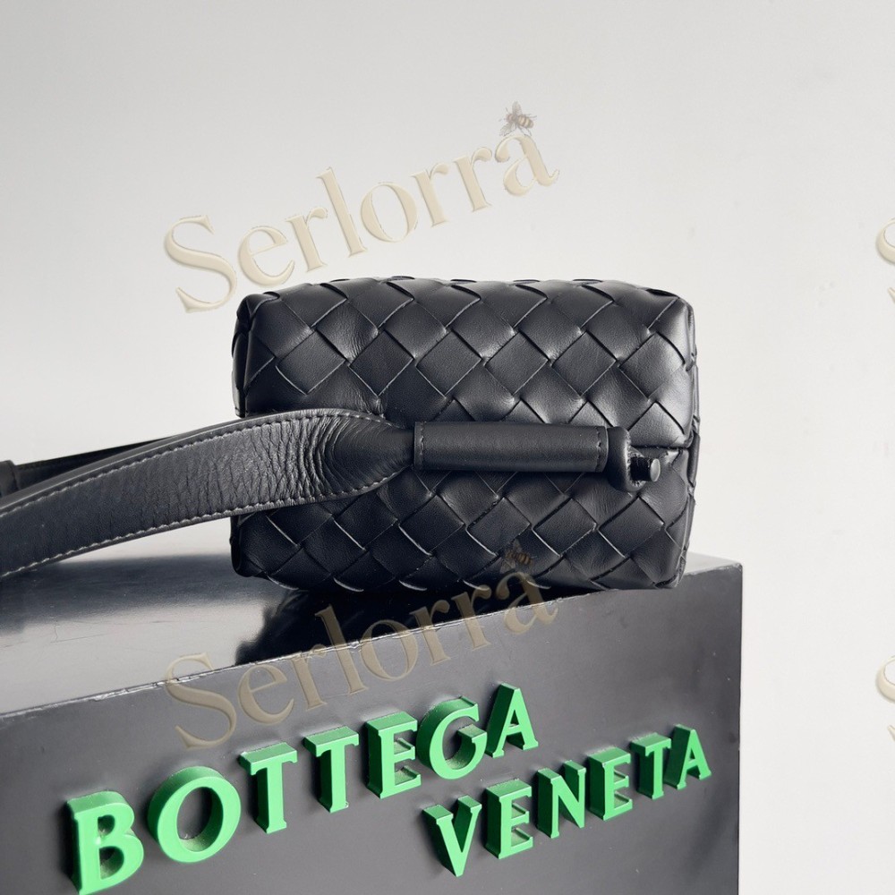 BOTTEGA VENETA INTRECCIATO CAMERA BAG