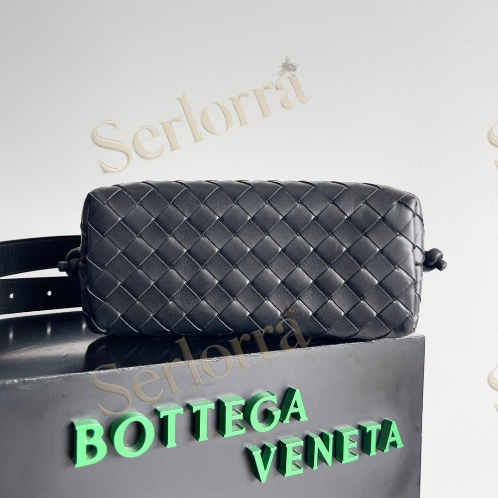 BOTTEGA VENETA INTRECCIATO CAMERA BAG