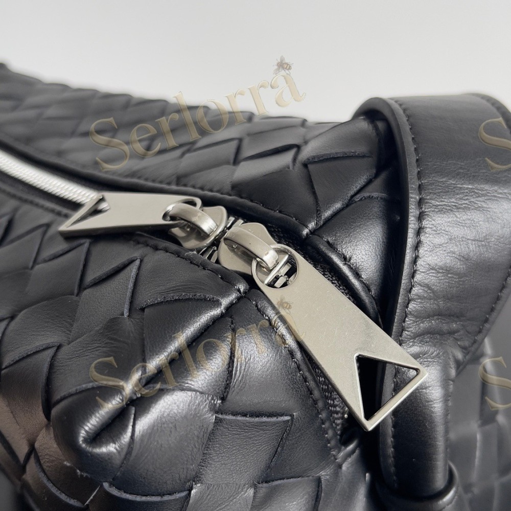 BOTTEGA VENETA INTRECCIATO CAMERA BAG