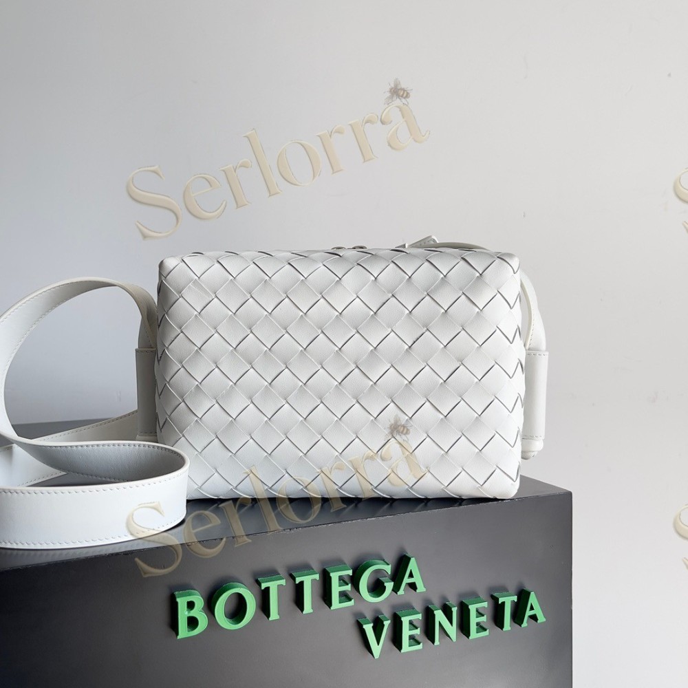 BOTTEGA VENETA INTRECCIATO CAMERA BAG