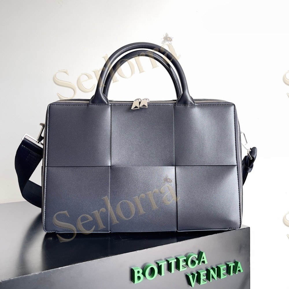 BOTTEGA VENETA ARCO BRIEFCASE